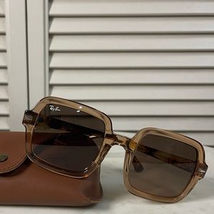 Ray-Ban Oversized Square Frame Sunglasses